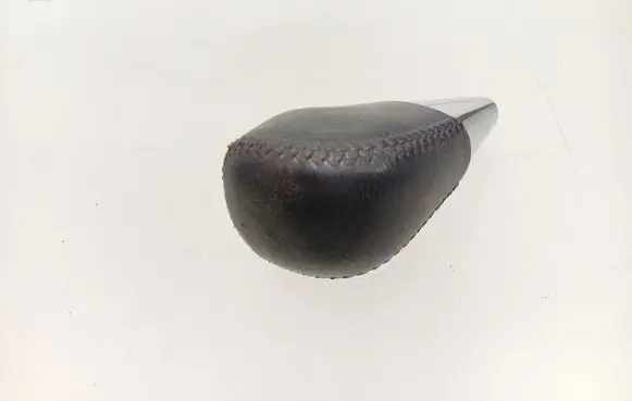 Toyota Avensis T270 Gear lever shifter trim leather/knob 