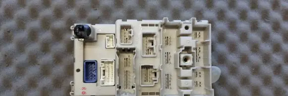 Toyota RAV 4 (XA20) Fuse box set 8273342061 4G290296