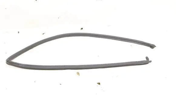 Opel Combo E Rubber seal front door (on door) 9817904680
