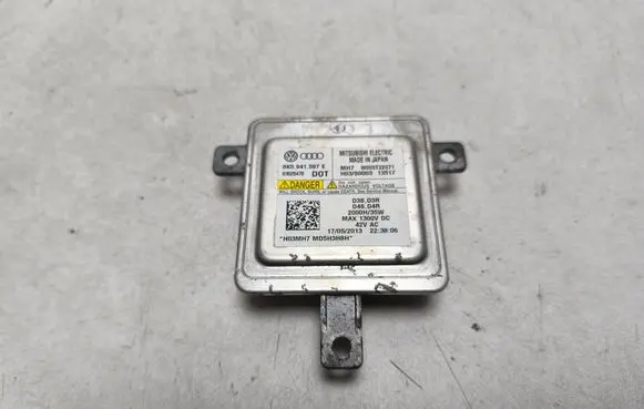Volkswagen PASSAT CC Headlight ballast module Xenon 8K0941597E