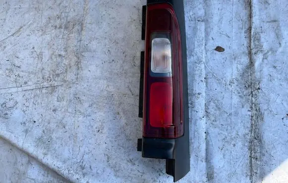 Renault Trafic III (X82) Rear/tail lights 265504656R