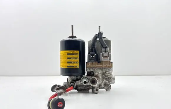 Lexus CT 200H ABS Pump 4707012010