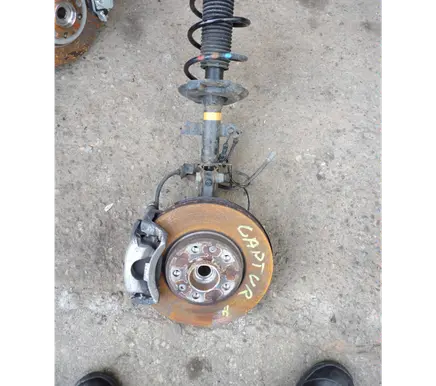 Renault Captur II Front wheel hub spindle knuckle