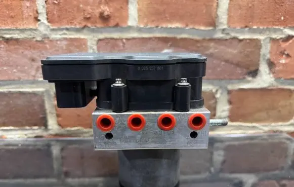 Mercedes-Benz Sprinter W906 ABS Pump A9069002104 269806 1702453750