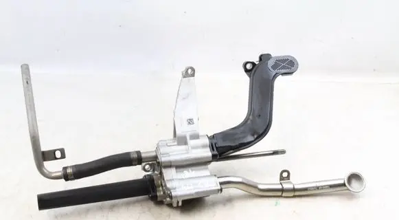 BMW M4 F82 F83 Oil pump 7846385 7848465 11417846385