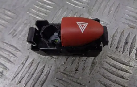 Renault Twingo II Hazard light switch 8200214896A