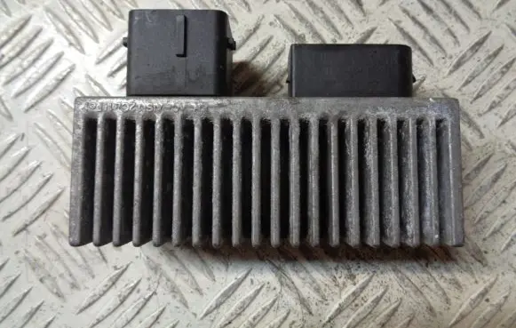 Nissan Qashqai Glow plug pre-heat relay 8200558438
