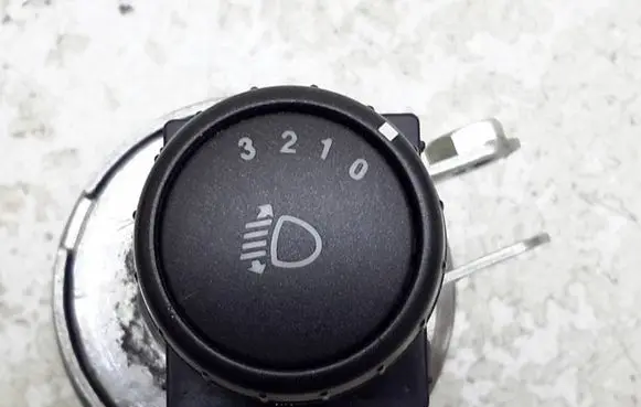SsangYong Actyon Headlight level height control switch