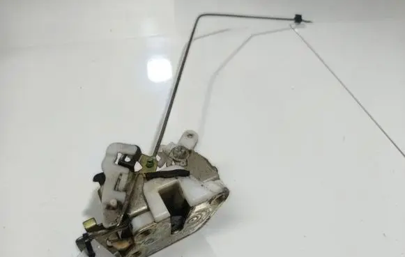 Mitsubishi Galant Rear door lock