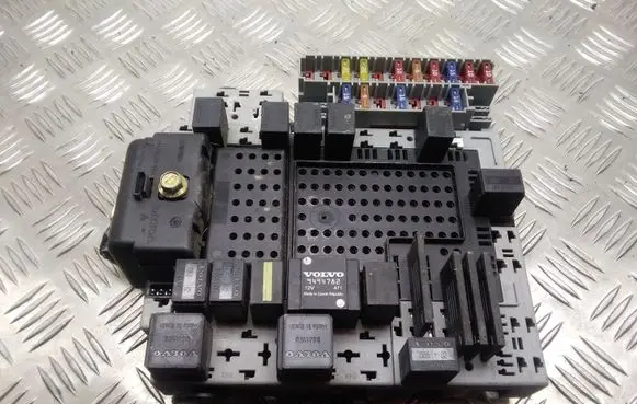 Volvo V70 Fuse module 9162316