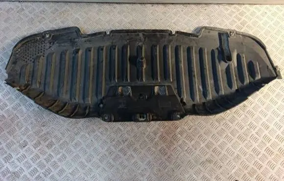 Rear underbody cover/under tray