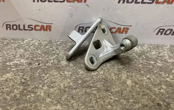 Mercedes-Benz E W211 Front door lower hinge 