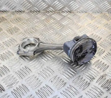 Toyota Verso-S Piston 