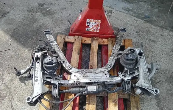 BMW 7 E65 E66 Front subframe 6752294