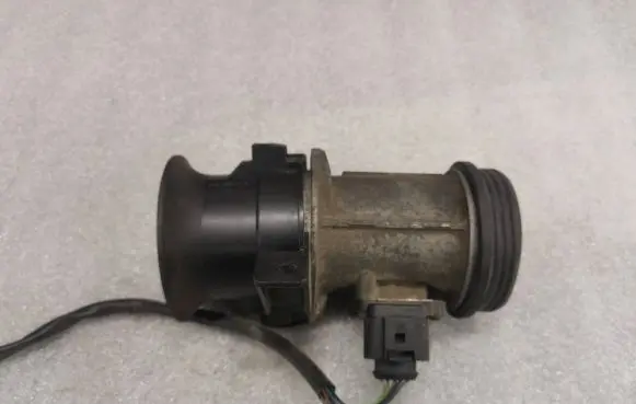 Audi A8 S8 D2 4D Mass air flow meter 059906461D AFH7025C