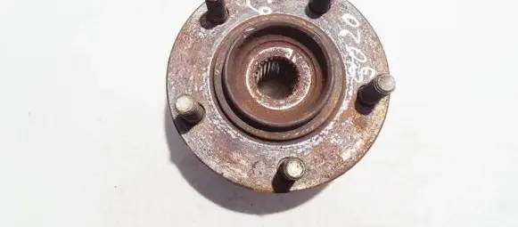 Subaru Legacy Rear wheel hub