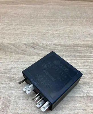 Skoda Octavia Mk1 (1U) Other relay 4B0955531A 72WA401USED 377