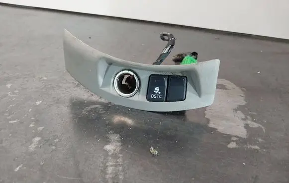 Volvo V50 ESP (stability program) switch 8691530 8686026