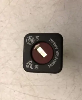 Passenger airbag on/off switch