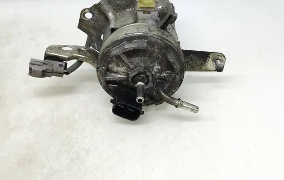 Toyota RAV 4 (XA40) Fuel filter 2330053020 1863200061
