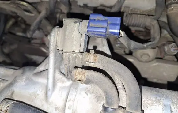 Nissan Primera Turbo solenoid valve