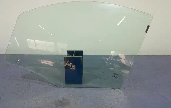 Fiat Fiorino Front door window glass four-door