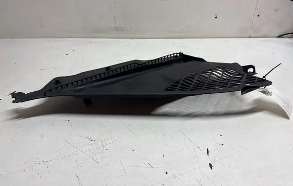 BMW 4 F32 F33 Wiper trim 7265119