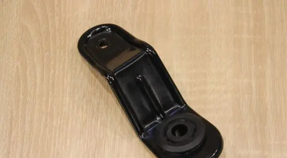 Radiator mount bracket