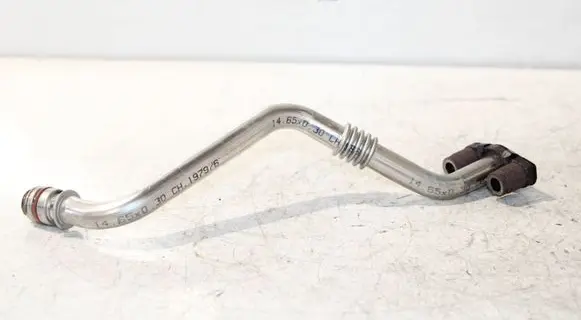 Nissan Juke I F15 Turbo turbocharger oiling pipe/hose 197926