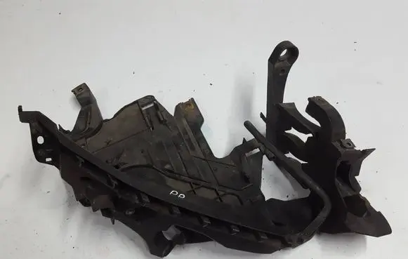 Audi A4 S4 B8 8K Headlight/headlamp mounting bracket 8K0805608CXAUTOP 8K0805608C