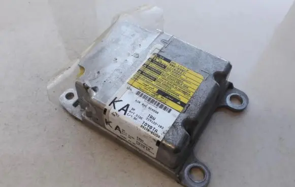 Toyota Avensis T270 Airbag control unit/module 219122103 219122-103