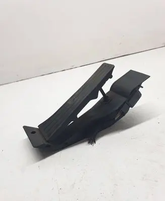 BMW 5 E60 E61 Accelerator throttle pedal 6766930 1401051 25916010