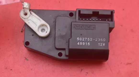 Subaru Forester SG Air flap motor/actuator 502752-2360