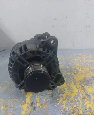 Volkswagen Touran I Generator/alternator 06F903023F 0124525091