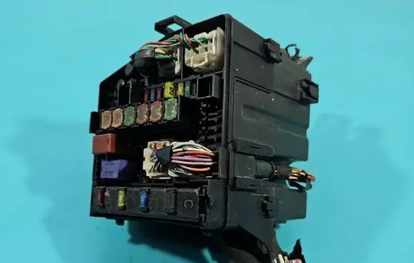 Toyota Yaris Fuse box set 7178R0A2 IMPRK1444691