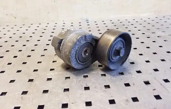 KIA Sorento Generator/alternator belt tensioner 252814A000