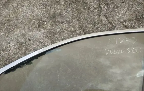 Volvo S60 Front door window glass four-door
