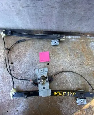 Volkswagen Golf III Front door window regulator with motor 