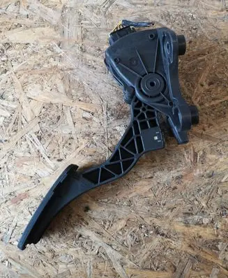 Hyundai i30 Accelerator throttle pedal 32700XXXXX 110218J1449
