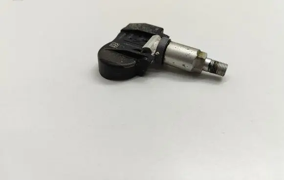 BMW 5 E60 E61 Tire pressure sensor 755879615 7558796154