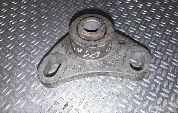 Volvo S70 V70 V70 XC Engine mount bracket 9203967