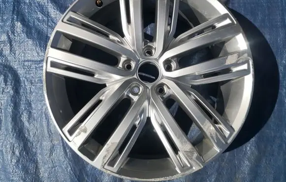 Volkswagen Tiguan R19 alloy rim 5NA601025N