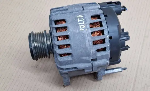 Volkswagen Polo V 6R Generator/alternator 03P903023D
