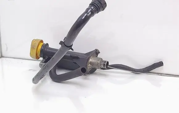 Renault Trafic II (X83) Oil fill pipe 8200140763