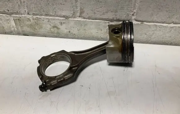 BMW 5 F10 F11 Piston with connecting rod 7843237