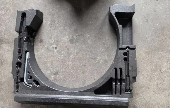 Volkswagen Tiguan Tool box 5NA012115H