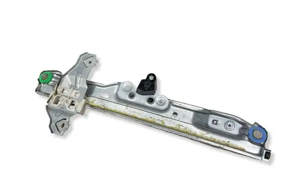 Nissan Qashqai Rear door window regulator with motor 827014EA0A02 215301 C17320101