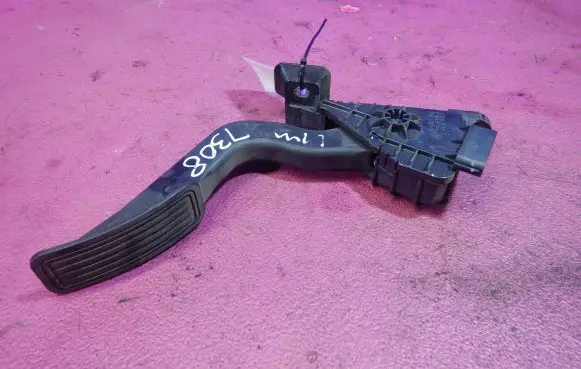 Mazda MX-5 NB Miata Accelerator throttle pedal CC3041600