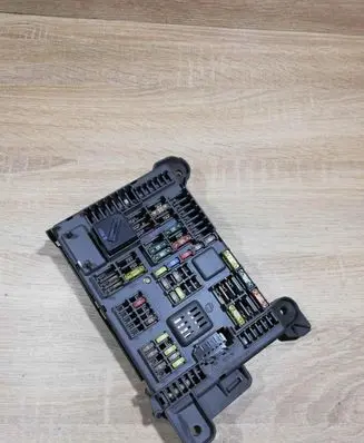 BMW X5 E70 Fuse module B010105300