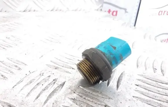 Audi 100 200 5000 C3 Coolant temperature sensor 811959481